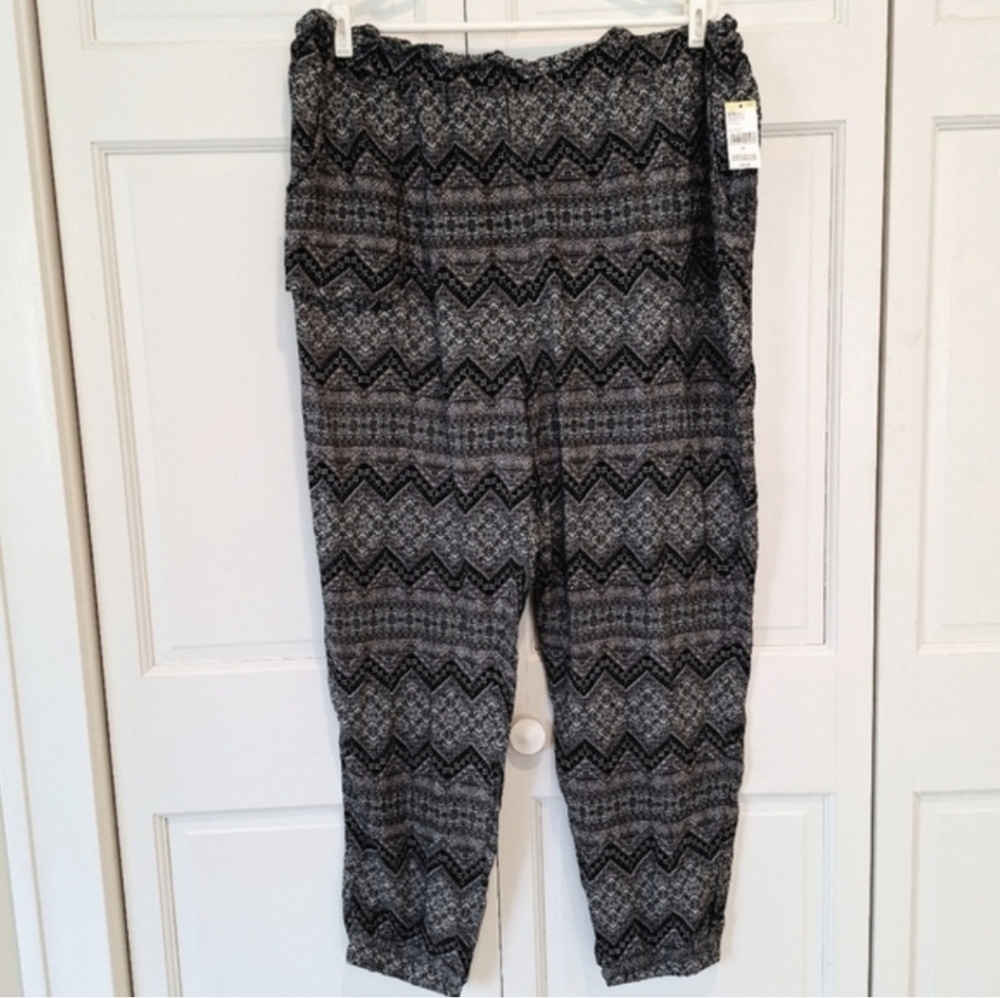 Simply Emma crinkled printed joggers - NWT